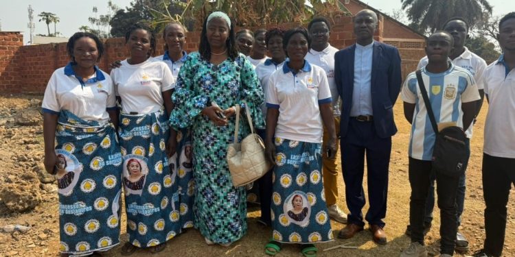 Lualaba : L’honorable Princesse Dominique Munongo Inamizi offre une cure à la paroisse St Joseph de Kakanda, une première depuis 1952.