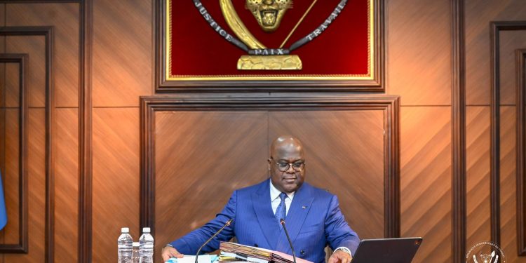 Embouteillages à Kinshasa : Félix Tshisekedi qualifie cette situation d’insoutenable et ordonne les réformes profondes de la PCR