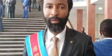 Assemblée nationale : Malgré l’appel au calme de Tshisekedi, le pétitionnaire Crispin Mbindule persiste et signe pour l’éviction du bureau Kamerhe