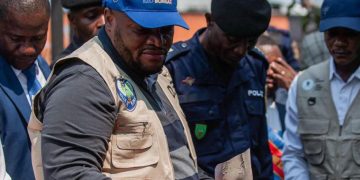 Kinshasa : le gouverneur invite la population kinoise à ne pas jeter les ordures sur la place publique