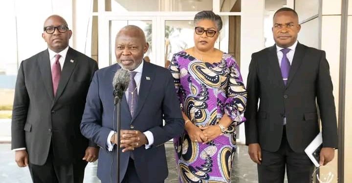 RDC : Avant de quitter le pays, Félix Tshisekedi a présidé ce lundi, la réunion interinstitutionnelle pour « s’assurer de la stabilité des institutions » (Vital Kamerhe)