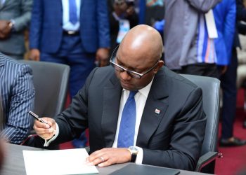 Union Sacrée : le président du Sénat Sama Lukonde signe la Charte et le Règlement intérieur