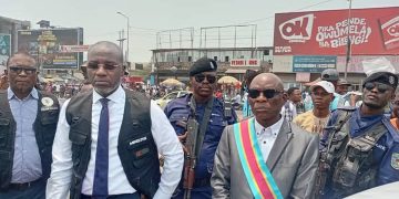 Kinshasa : Le gouvernement provincial annonce de fortes amendes pour le stationnement interdit et l’occupation illégale de la voie publique
