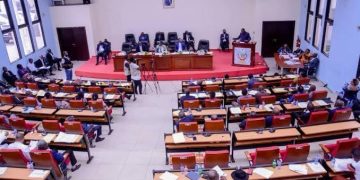 Haut-Katanga : le gouverneur Martin Kazembe Shula satisfait de l’évolution des chantiers routiers de Lubumbashi