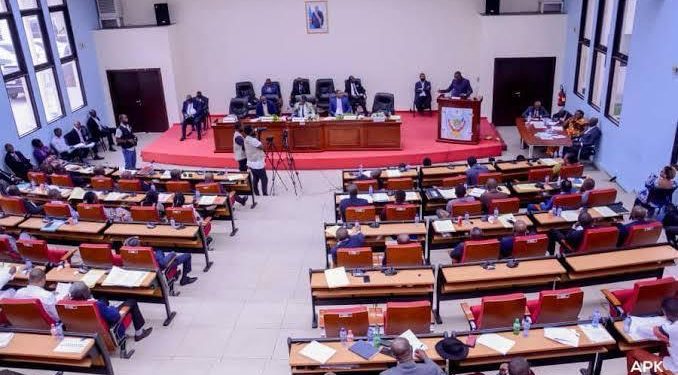 Haut-Katanga : le gouverneur Martin Kazembe Shula satisfait de l’évolution des chantiers routiers de Lubumbashi