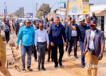 Haut-Katanga : le gouverneur Martin Kazembe Shula satisfait de l’évolution des chantiers routiers de Lubumbashi