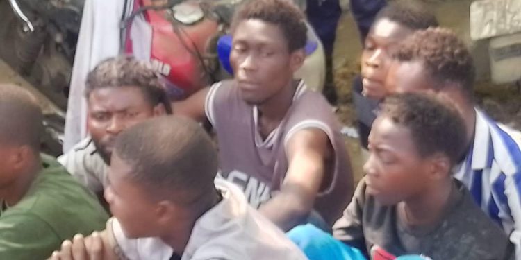 Kongo Central : sept présumés criminels présentés par la police urbaine à Muanda