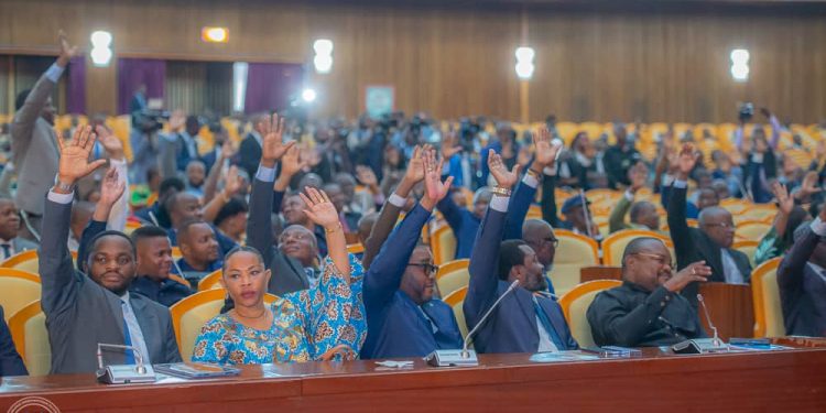Assemblée nationale : Une plénière prévue ce lundi pour examiner et adopter le rapport des pétitions contre Vital KAMERHE et quelques membres du Bureau
