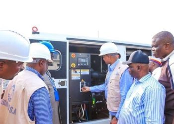 Haut-Katanga: à Pweto, Martin Kazembe relance la desserte en eau et dote les forces de sécurité des véhicules