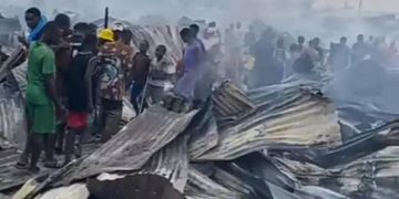 Incendie dévastateur au camp Kabila à Lemba : Plus de 150 maisons en tôles détruites (Commissaire supérieur Omer Mudiamdambu)