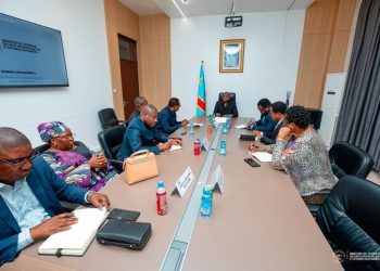 Kinshasa : le gouvernement annonce le déploiement des unités mixtes PNC-FARDC pour fluidifier le trafic routier