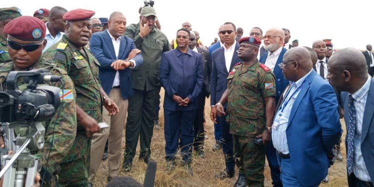 Kinshasa : Le gouvernement annonce la démolition des constructions anarchiques érigées dans la zone de décollage et d’atterrissage à l’aéroport de N’djili