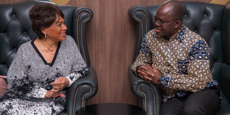 Forum parlementaire de la CIRGL : La situation sécuritaire en RDC au cœur d’un tête-à-tête entre JC Tshilumbayi et Caroline CERQUEIRA