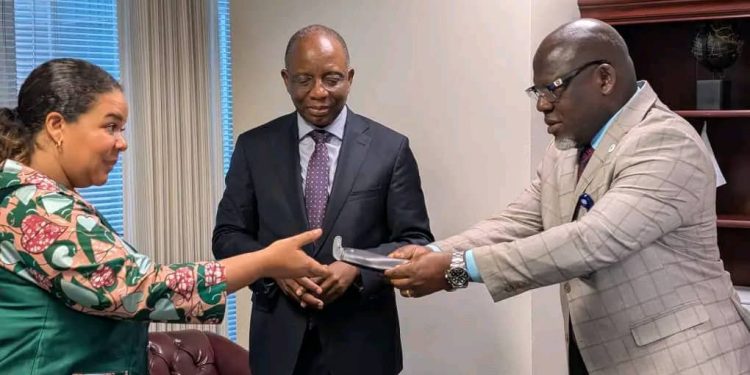 RDC /Justice : Guillaume Ngefa remet les Sceaux aux ambassades de New York et Washington