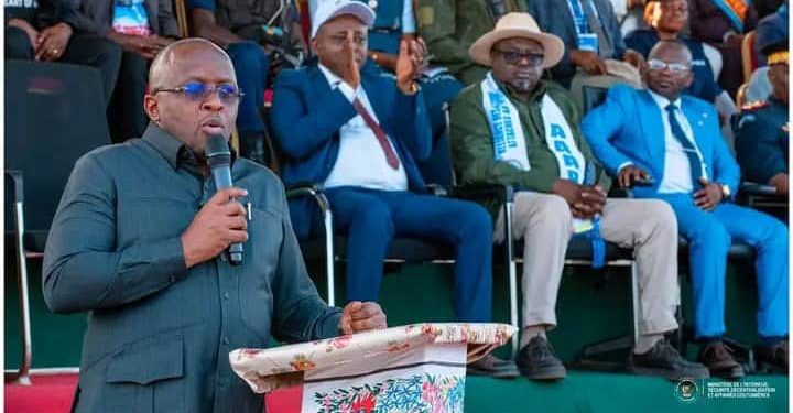 Maï-Ndombe : Le gouvernement promet son soutien à la population durement frappée par les conflits communautaires « mobondo » à Inongo