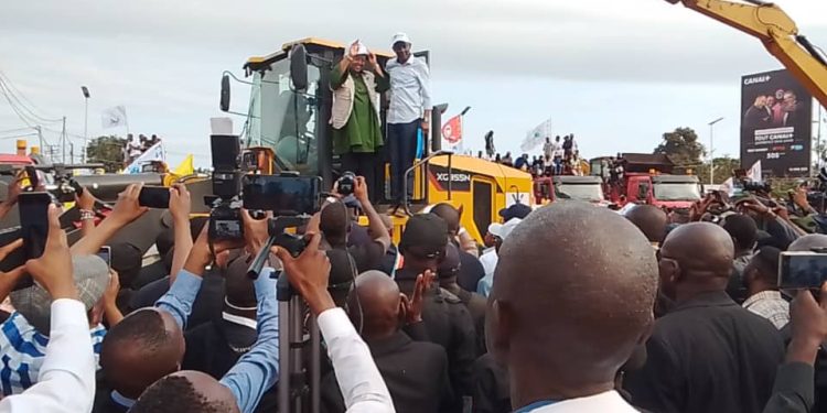 Kongo Central : La Première ministre Judith Suminwa lance les travaux de construction de la route Muanda-Yema