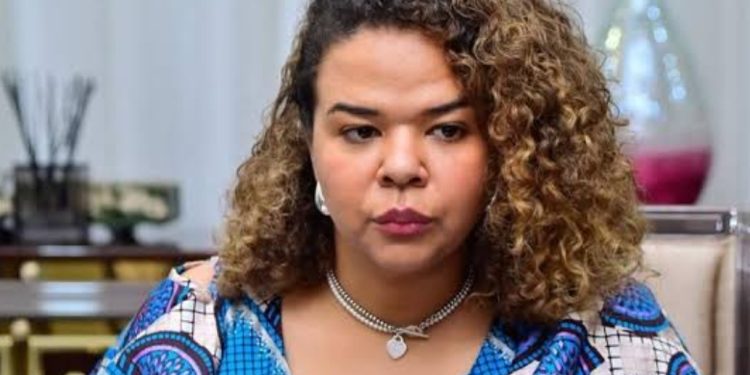 Affaire passeport: après des mois d’attente, toujours aucune solution pour les 140 000 anciens requérants.