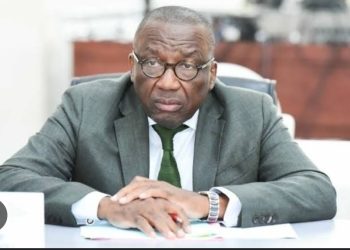 Kinshasa : Le rapporteur de l’Assemblée nationale Jacques Djoli échappe à un accident mortel