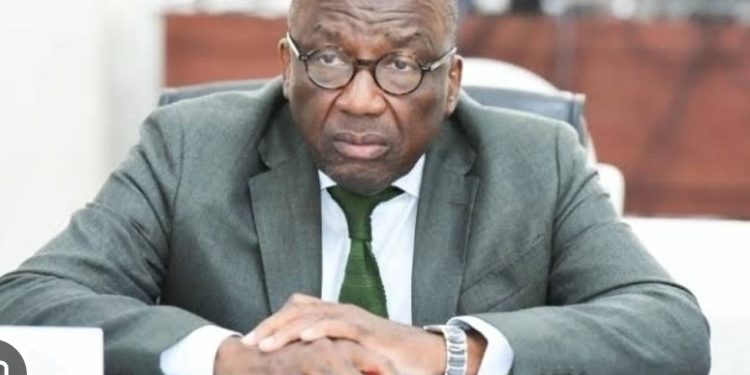 Kinshasa : Le rapporteur de l’Assemblée nationale Jacques Djoli échappe à un accident mortel