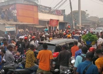 Kinshasa : L’abandon sur la chaussée des matériaux de construction à la base d’un accident de circulation mortel à Pompage