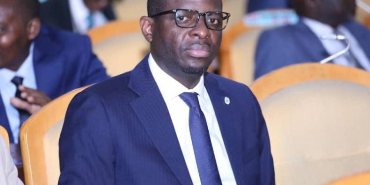 Disparité salariale dans le secteur minier en RDC : le député Eric Tshikuma initie une question orale avec débat au ministre de l’emploi