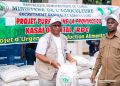 Kasaï-Oriental : le gouverneur remet des semences aux agri-multiplicateurs pour renforcer la sécurité alimentaire