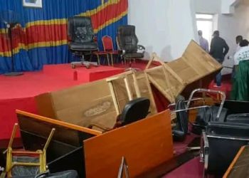 Crise à l’Assemblée provinciale du Kongo-central : après bagarre, la séance délocalisée à la Mairie pour traiter les pétitions contre les membres du bureau