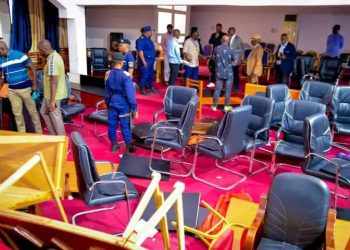 Kongo-Central : Le président du bureau d’âge de l’Assemblée provinciale promet de punir sévèrement les auteurs des dégâts causés lors des échauffourées du 6 octobre