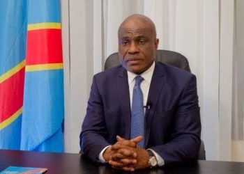RDC : Fayulu reproche à Tshisekedi de “chercher la paix à l’extérieur” sans résoudre les maux internes