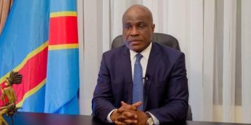 RDC : Fayulu reproche à Tshisekedi de “chercher la paix à l’extérieur” sans résoudre les maux internes