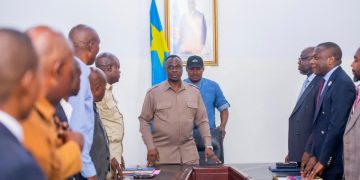 Kasaï-Oriental : les acteurs économiques appelés à respecter le taux fixé par la Banque pour freiner la spéculation suite à la dépression de dollars face au Francs Congolais