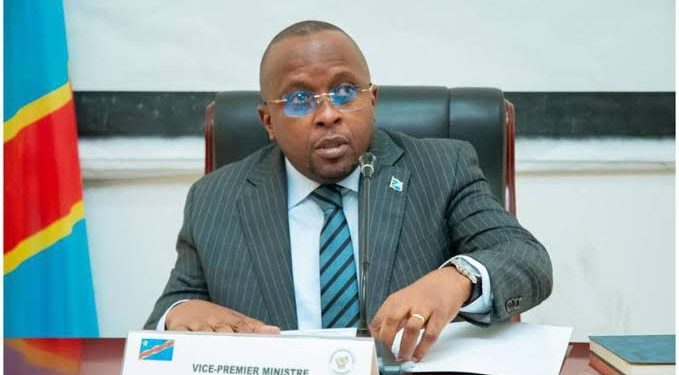 Kinshasa : Un braquage déjoué à la Rawbank Victoire, Jacquemain Shabani félicite les forces de sécurité