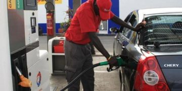 Kinshasa : Le taux de change du système SYDONIA maintenu à 2800 FC le dollar dans les stations d&rsquo;essence malgré la baisse sur le marché parallèle
