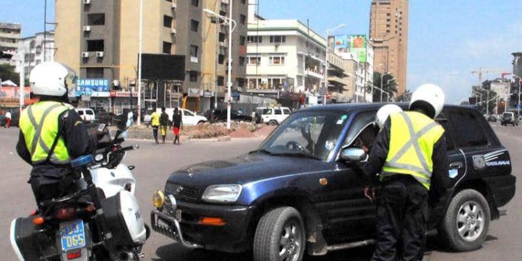 RDC : Jean-Pierre Bemba annonce l’intensification du contrôle du nouveau permis de conduire biométrique sécurisé avec puce