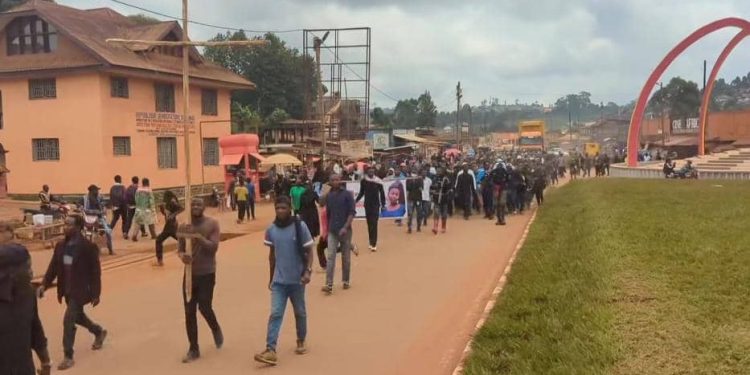 Butembo : indignation populaire après la mort d’une étudiante dans les affrontements avec des Wazalendo