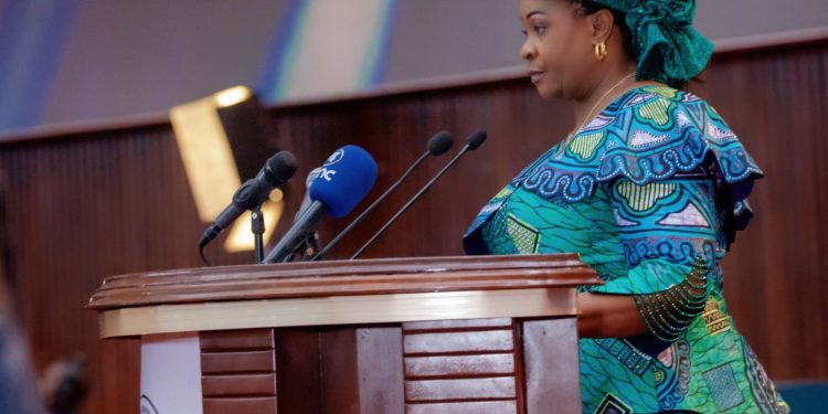 Assemblée nationale : « Mon engagement est de continuer à inspirer toutes les Congolaises qui nous regardent et qui croient en une politique au féminin » (Clotilde Mutita, Rapporteur adjoint)