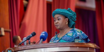 Assemblée nationale : « Mon engagement est de continuer à inspirer toutes les Congolaises qui nous regardent et qui croient en une politique au féminin » (Clotilde Mutita, Rapporteur adjoint)