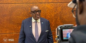 Louis Watum à Kolwezi : son cabinet annonce que sa mission se penche des mesures urgentes d’encadrement des creuseurs ( Communiqué)