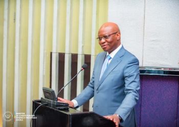 RDC: le gouvernement décide de fermer toutes les cliniques esthétiques opérant des interventions d’augmentation fessière (BBL)