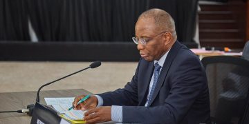 Assemblée nationale: Guillaume Ngefa présente le projet de loi portant création du Tribunal Pénal Économique et Financier à la Commission PAJ