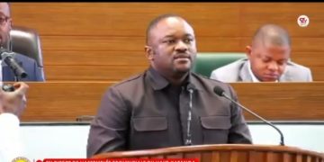 Lubumbashi : le député John Ngandu Kaswamanga félicite le ministre provincial de l’intérieur pour la baisse du taux d’insécurité urbaine