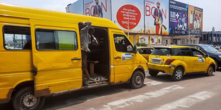Kinshasa: Le gouvernement provincial lance l’opération de traque des chauffeurs récalcitrants sur la fixation aléatoire du prix de transport en commun