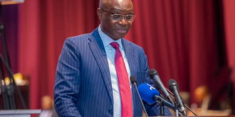 RDC: L’Assemblée nationale attend la réponse du ministre de la santé sur les chirurgies esthétiques de types BBL pratiquées à Kinshasa