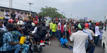 Kinshasa : Un motard a été fusillé par un militaire sur le boulevard Lumumba pour incivisme routier