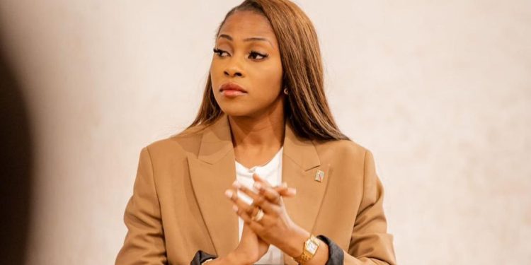 Village des Opportunités : Grâce Kutino convainc Equity BCDC à faciliter l’accès des jeunes au stage professionnel