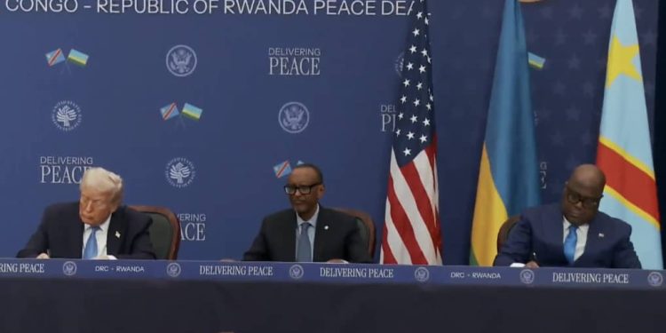 Washington : Félix Tshisekedi et Paul Kagame ont finalement entériné l’accord de paix dans un climat de méfiance