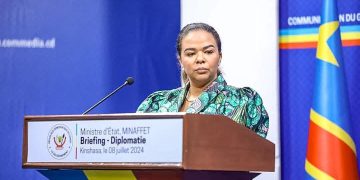 Attitude de méfiance de Félix Tshisekedi à la signature de l’accord : « Je ne suis pas ministre de l’interprétation du body langage du président » (Thérèse Kayikwamba)