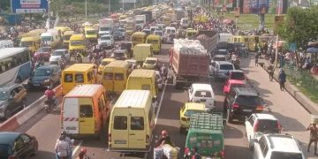 RDC : Félix Tshisekedi dénonce l’insalubrité et les embouteillages à Kinshasa comme symboles des défis urbains et de gouvernance