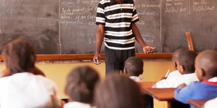 Discours à la Nation : Félix Tshisekedi annonce l’augmentation de 100 mille fc sur les salaires des enseignants