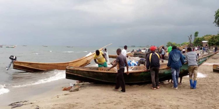 Chavirement d’une pirogue motorisée au Kongo Central : un mort, un disparu et des pertes matérielles